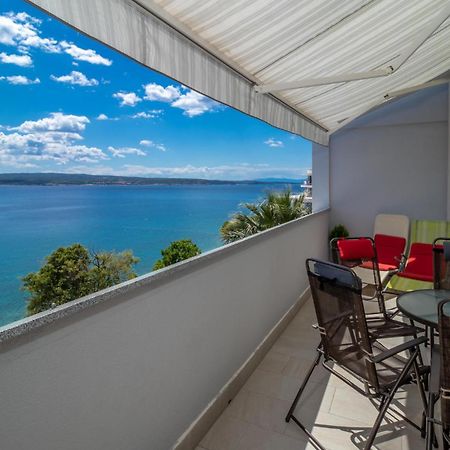 Lovely Apartment In Selce With House Sea View Екстериор снимка