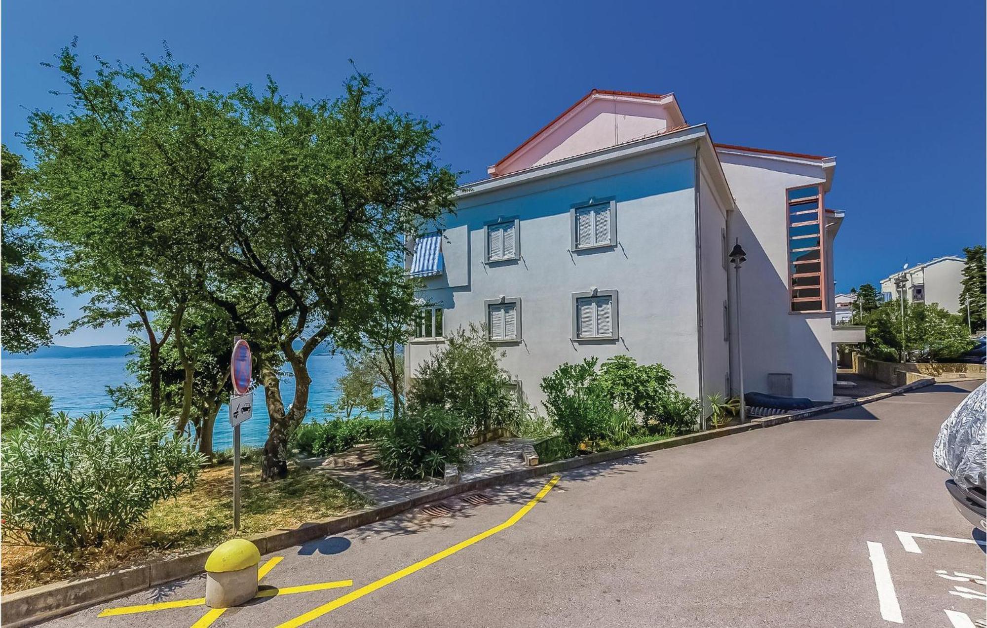 Lovely Apartment In Selce With House Sea View Екстериор снимка